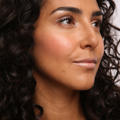 Glow and Get it Luminizer / Chardonnay