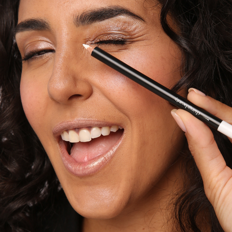 Wing It Eyeliner Pencil / Wanton White