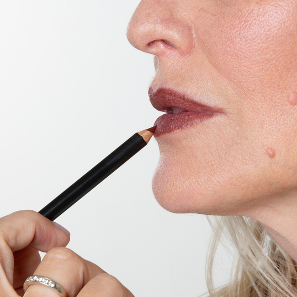 Call Waiting Lip Pencil / Still Got It Mocha